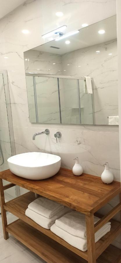 Elegant Basement Suite Orosei Dış mekan fotoğraf