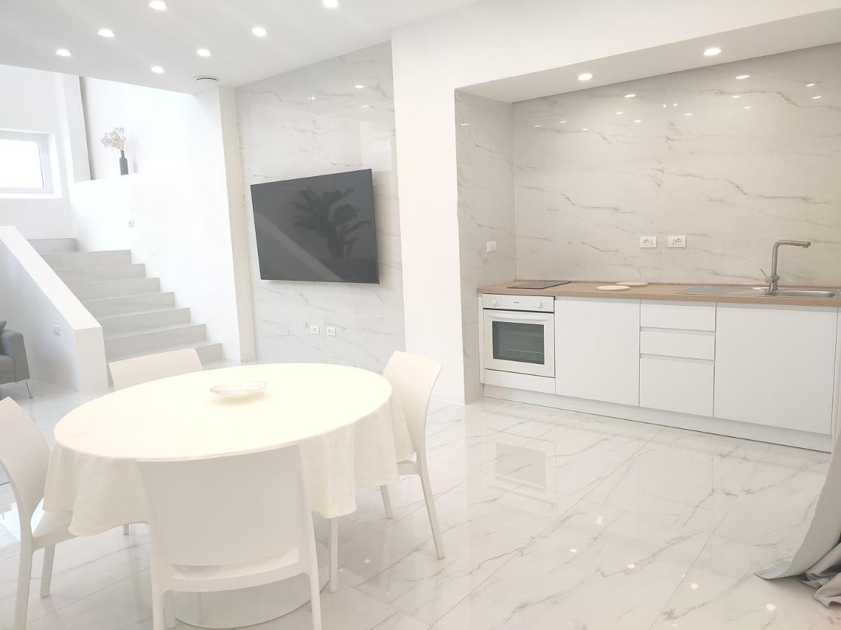 Elegant Basement Suite Orosei Dış mekan fotoğraf